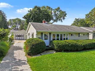 1006 Arbor Avenue, Wheaton, IL 60189