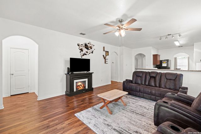 6110 Bear Meadow, San Antonio, TX 78222