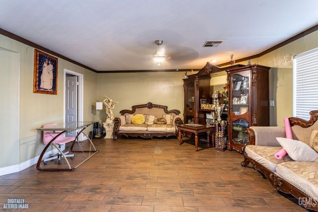 1502 Park City Avenue, Bakersfield, CA 93307