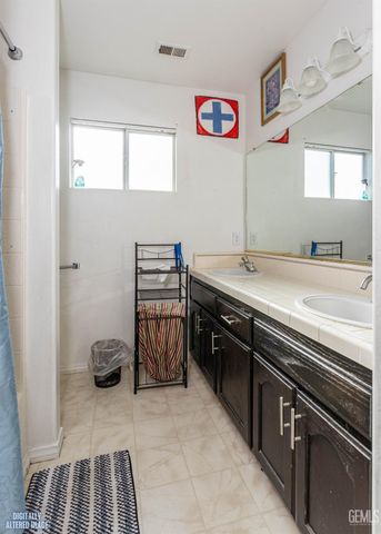 1502 Park City Avenue, Bakersfield, CA 93307
