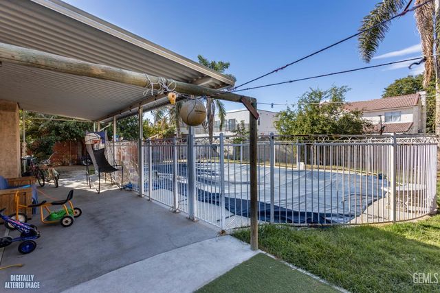 1502 Park City Avenue, Bakersfield, CA 93307