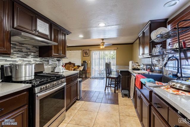 1502 Park City Avenue, Bakersfield, CA 93307