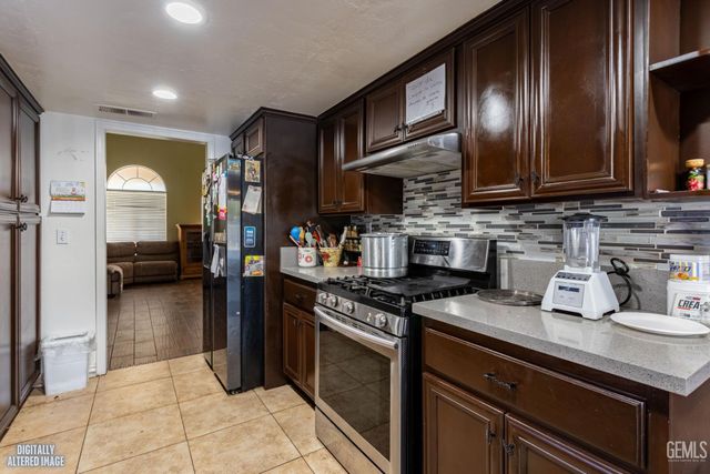 1502 Park City Avenue, Bakersfield, CA 93307