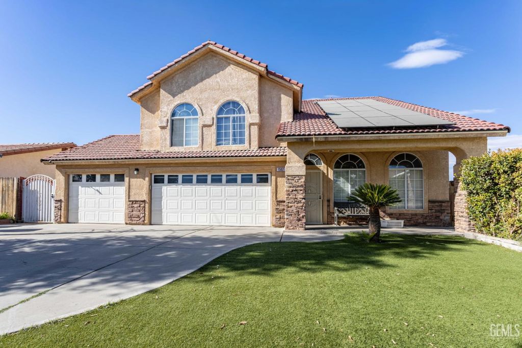 1502 Park City Avenue, Bakersfield, CA 93307