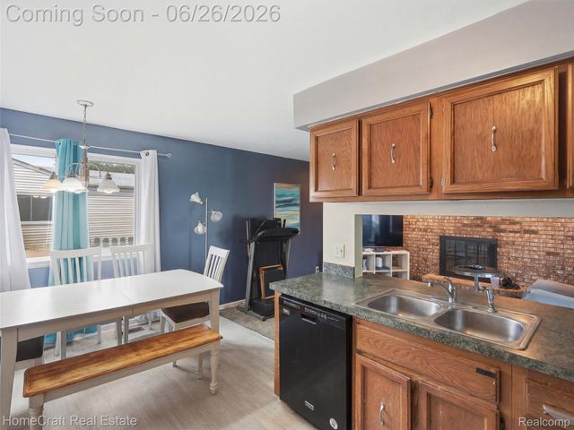 41462 SIMCOE Drive, Canton Charter Township, MI 48188