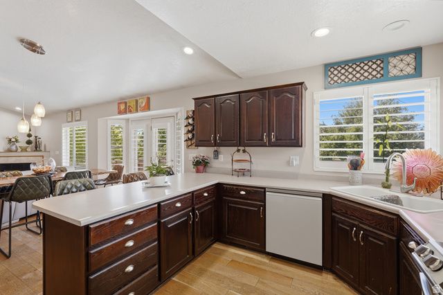 593 N 870 W, West Bountiful, UT 84087