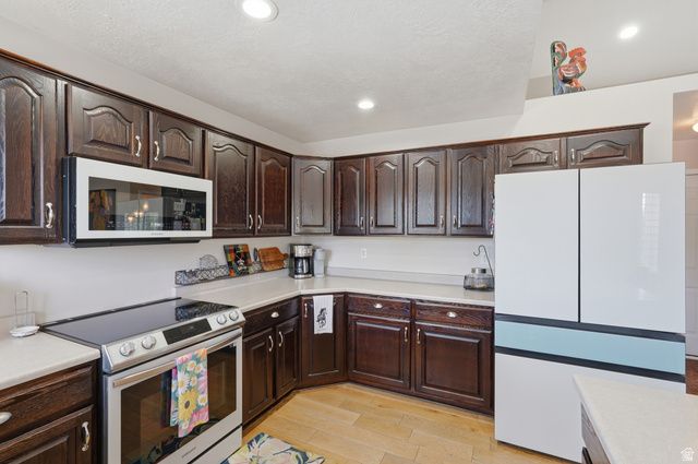593 N 870 W, West Bountiful, UT 84087