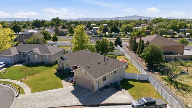 593 N 870 W, West Bountiful, UT 84087