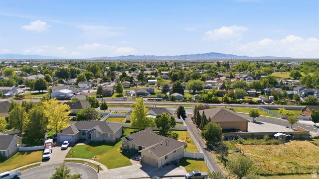 593 N 870 W, West Bountiful, UT 84087