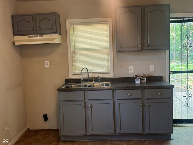 5624 S Keystone Avenue, Indianapolis, IN 46227