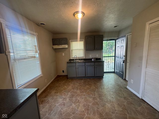 5624 S Keystone Avenue, Indianapolis, IN 46227