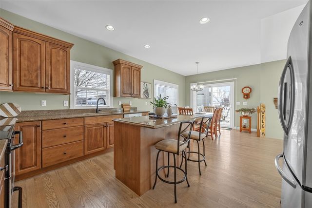 965 Quarry Oak Drive, Marion, IA 52302