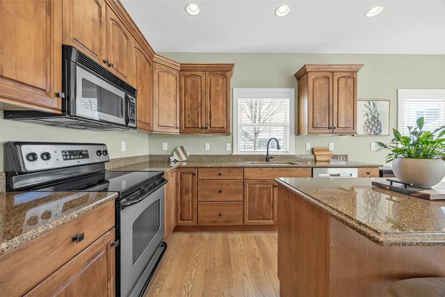 965 Quarry Oak Drive, Marion, IA 52302