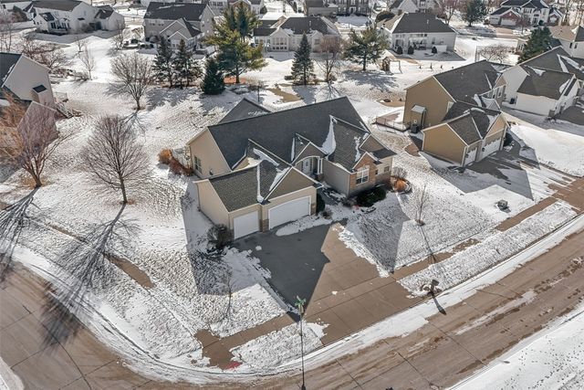 965 Quarry Oak Drive, Marion, IA 52302