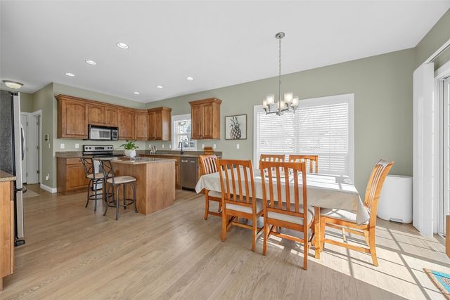 965 Quarry Oak Drive, Marion, IA 52302