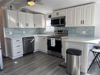 11541 Cardiff DR, Fort Myers, FL 33908
