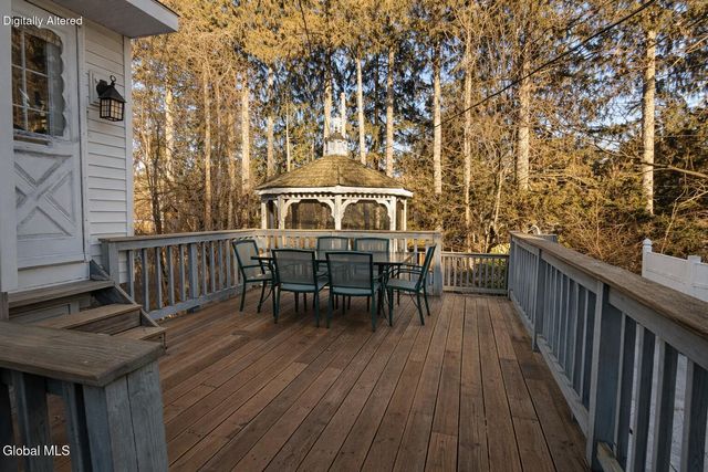 1450 Baker Avenue, Niskayuna, NY 12309