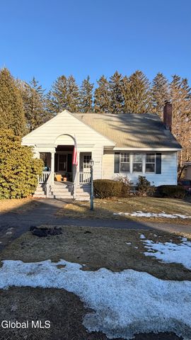 1450 Baker Avenue, Niskayuna, NY 12309