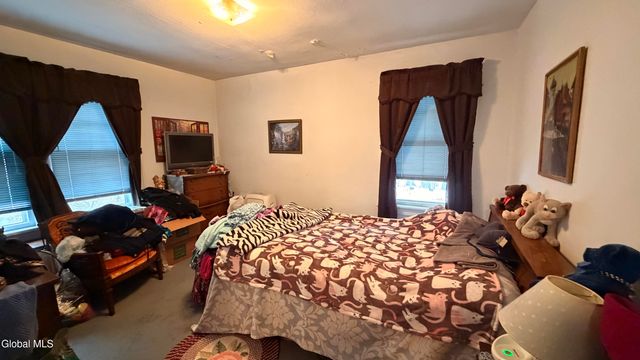 1450 Baker Avenue, Niskayuna, NY 12309