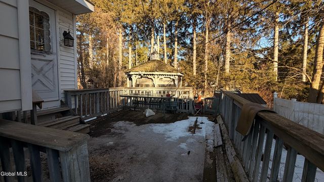 1450 Baker Avenue, Niskayuna, NY 12309