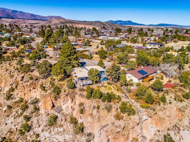 253 San Juan Street, Los Alamos, NM 87544