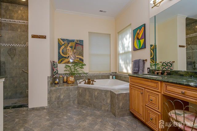 84 Riviera Drive, Monroe, NJ 08831