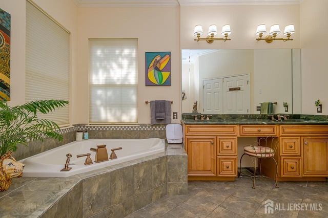 84 Riviera Drive, Monroe, NJ 08831