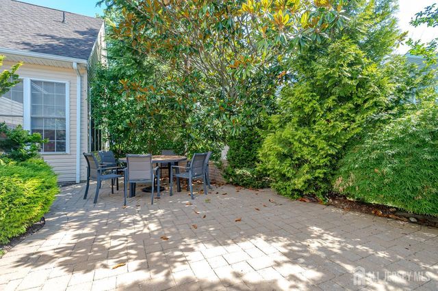 84 Riviera Drive, Monroe, NJ 08831