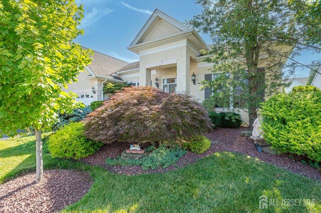 84 Riviera Drive, Monroe, NJ 08831