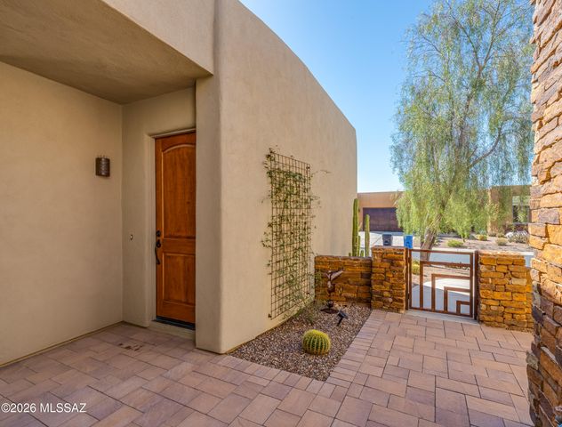 990 W Par 4 Drive, Oro Valley, AZ 85755