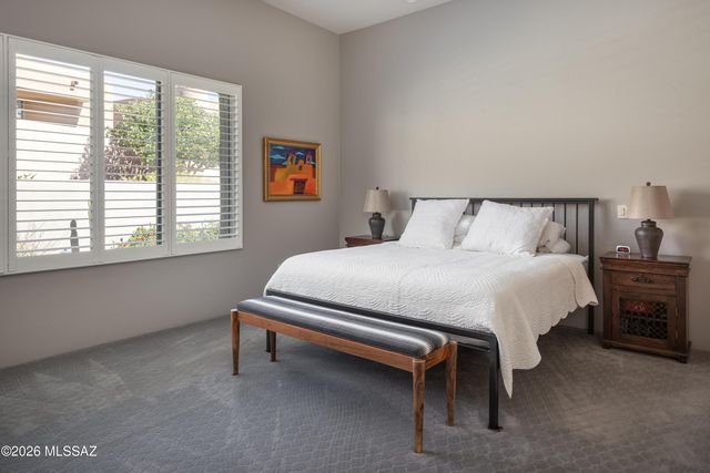 990 W Par 4 Drive, Oro Valley, AZ 85755