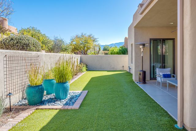 990 W Par 4 Drive, Oro Valley, AZ 85755