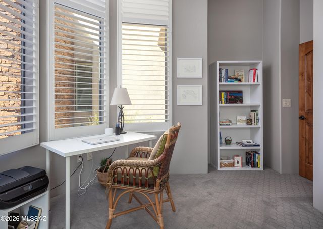 990 W Par 4 Drive, Oro Valley, AZ 85755