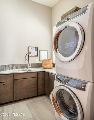 990 W Par 4 Drive, Oro Valley, AZ 85755