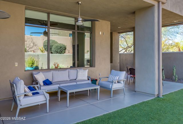 990 W Par 4 Drive, Oro Valley, AZ 85755