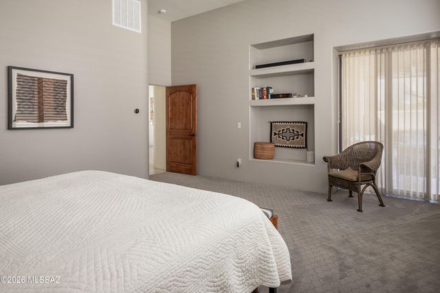 990 W Par 4 Drive, Oro Valley, AZ 85755