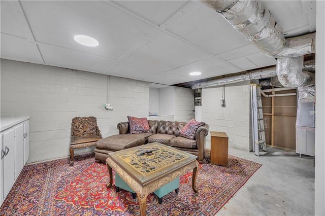 2777 Calumet Street, Winston-salem, NC 27106