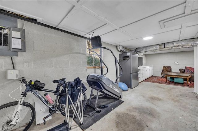 2777 Calumet Street, Winston-salem, NC 27106