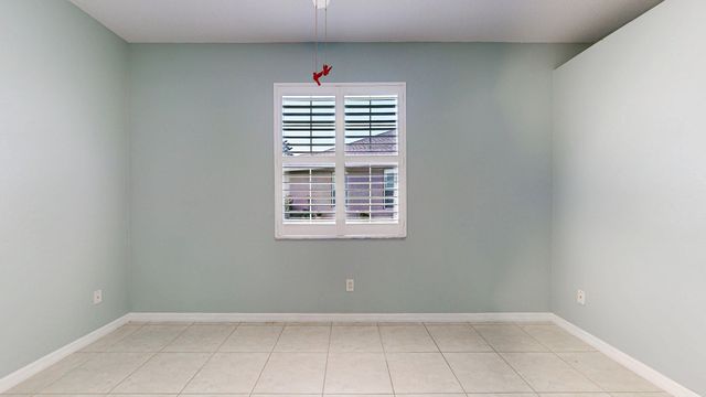 737 Crestwood Dr, St Augustine, FL 32086