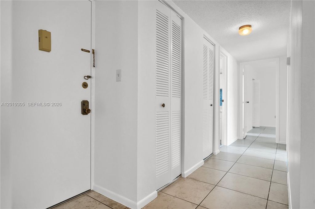 Image 14 of property listing at 950 Euclid Ave 201, Miami Beach, FL 33139