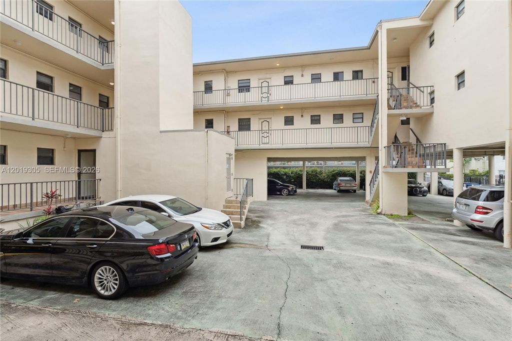 Image 16 of property listing at 950 Euclid Ave 201, Miami Beach, FL 33139