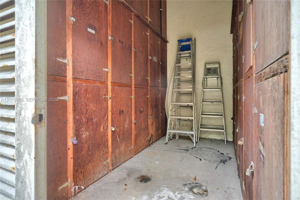 Image 18 of property listing at 950 Euclid Ave 201, Miami Beach, FL 33139