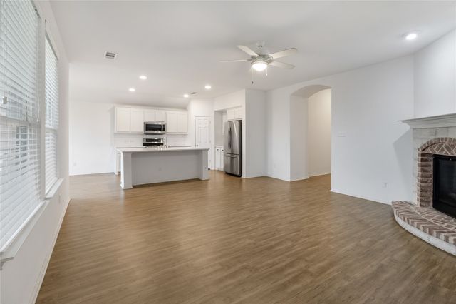 1808 Ranch Trail Road, Aubrey, TX 76227