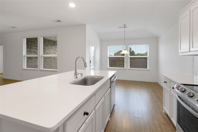 1808 Ranch Trail Road, Aubrey, TX 76227