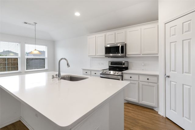 1808 Ranch Trail Road, Aubrey, TX 76227
