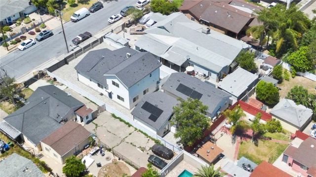 6734 Gentry Avenue, North Hollywood, CA 91606