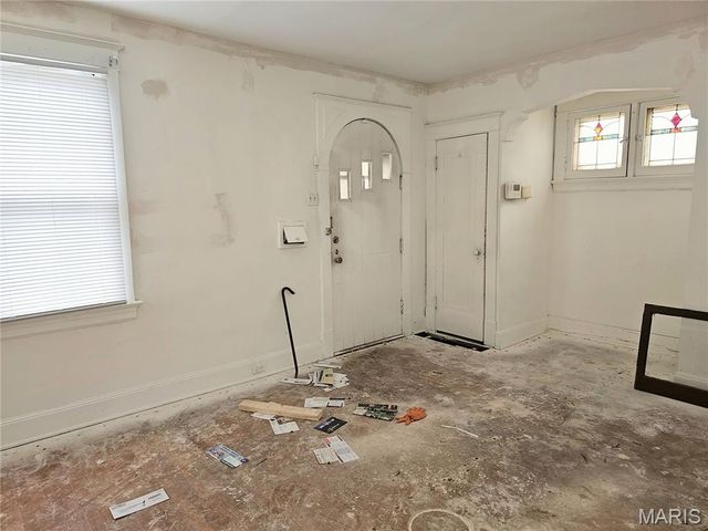 5628 Hiller Place, St Louis, MO 63136