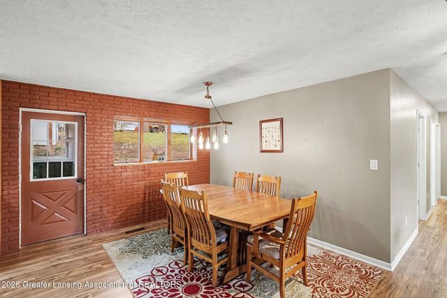 6275 Lake Drive, Haslett, MI 48840
