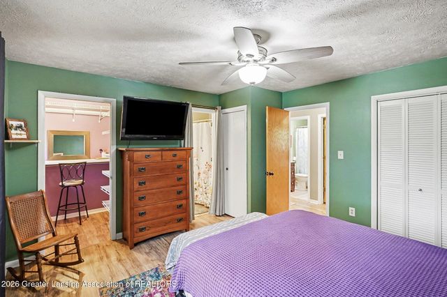 6275 Lake Drive, Haslett, MI 48840