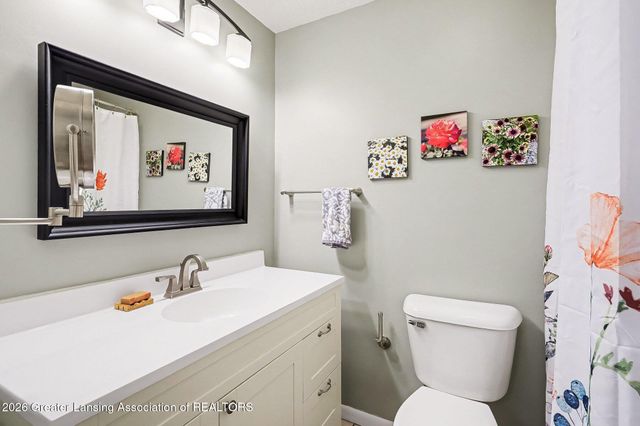 6275 Lake Drive, Haslett, MI 48840